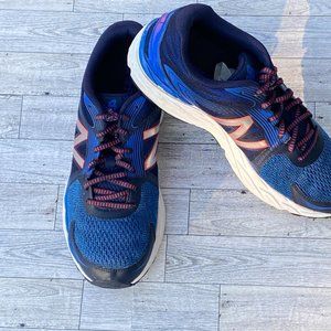 New Balance Mens 680 V4  Blue Running Shoes